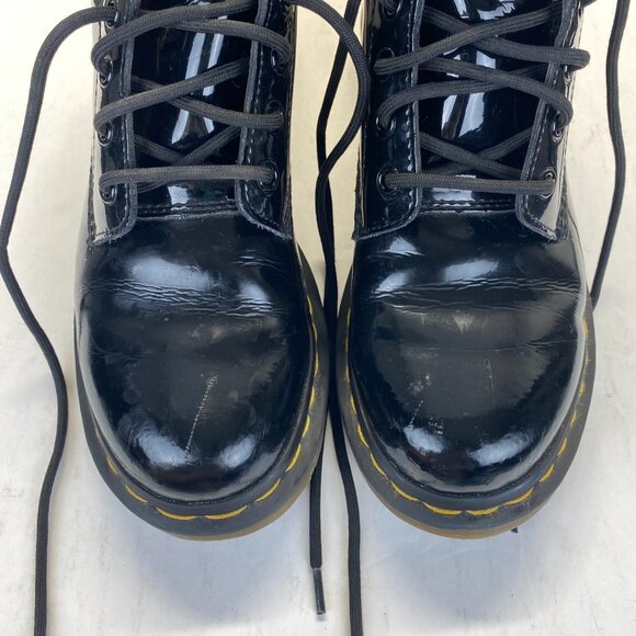 Dr. Martens Short Boots Black Leather Yellow Stitch 8 Hole Size US8 /EUR 39 - Picture 15 of 16